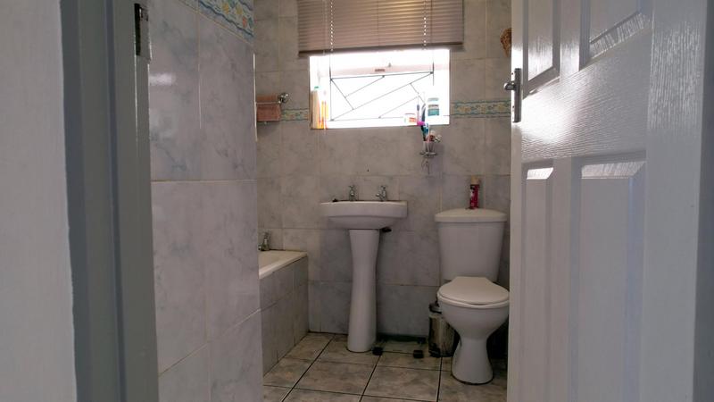 2 Bedroom Property for Sale in Portlands Western Cape